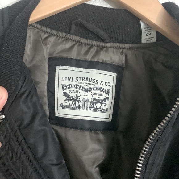 Levi’s Bomber Jacket - Picture 5 of 7